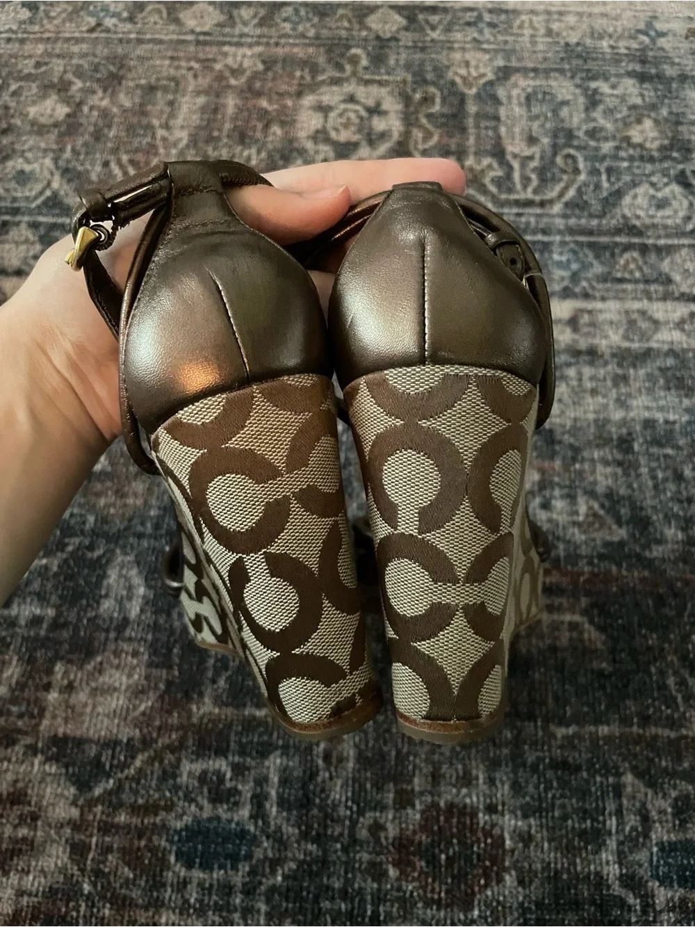 Coach Kinsey leather wedge heels size 8 guc